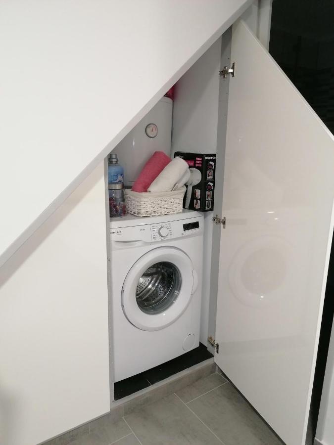 Apartment Dorina ไพราน ภายนอก รูปภาพ