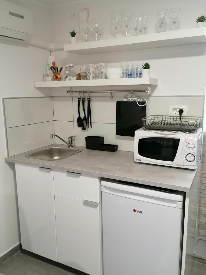 Apartment Dorina ไพราน ภายนอก รูปภาพ